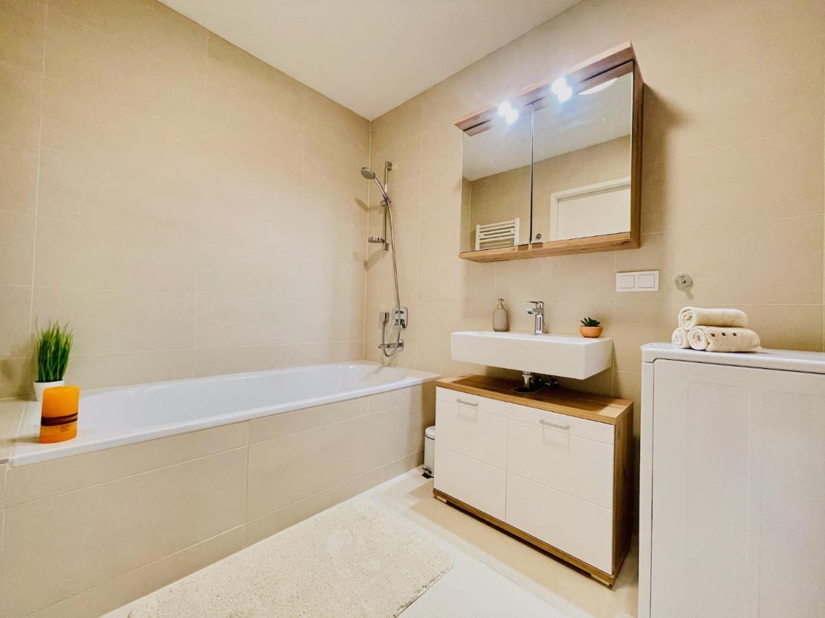 Triiiple Level 31 - Sonnenwohnen Apartment Mit Fantastischem Ausblick Und Parkplatz Viyana Dış mekan fotoğraf